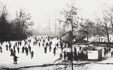 Ijsvermaak in 1940 in het Volkspark
